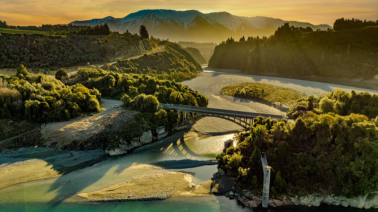 mountains to sea_iStock-2162060340